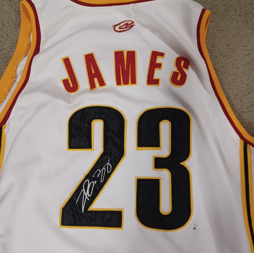 Mitchell and ness LeBron James Throwback stitched auto graph